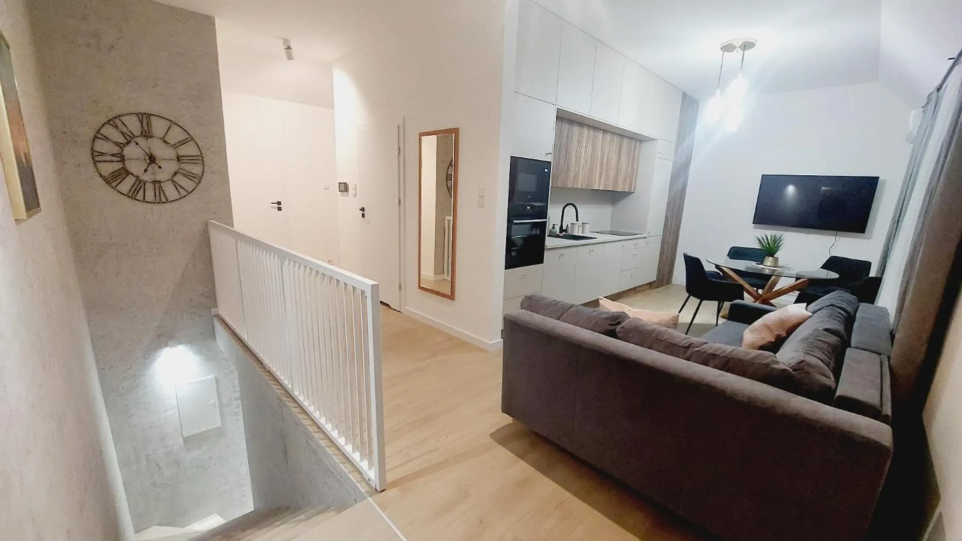 Komfortowe Mieszkanie, Duzy Taras, Bezplatny Parking, Awg Apartments